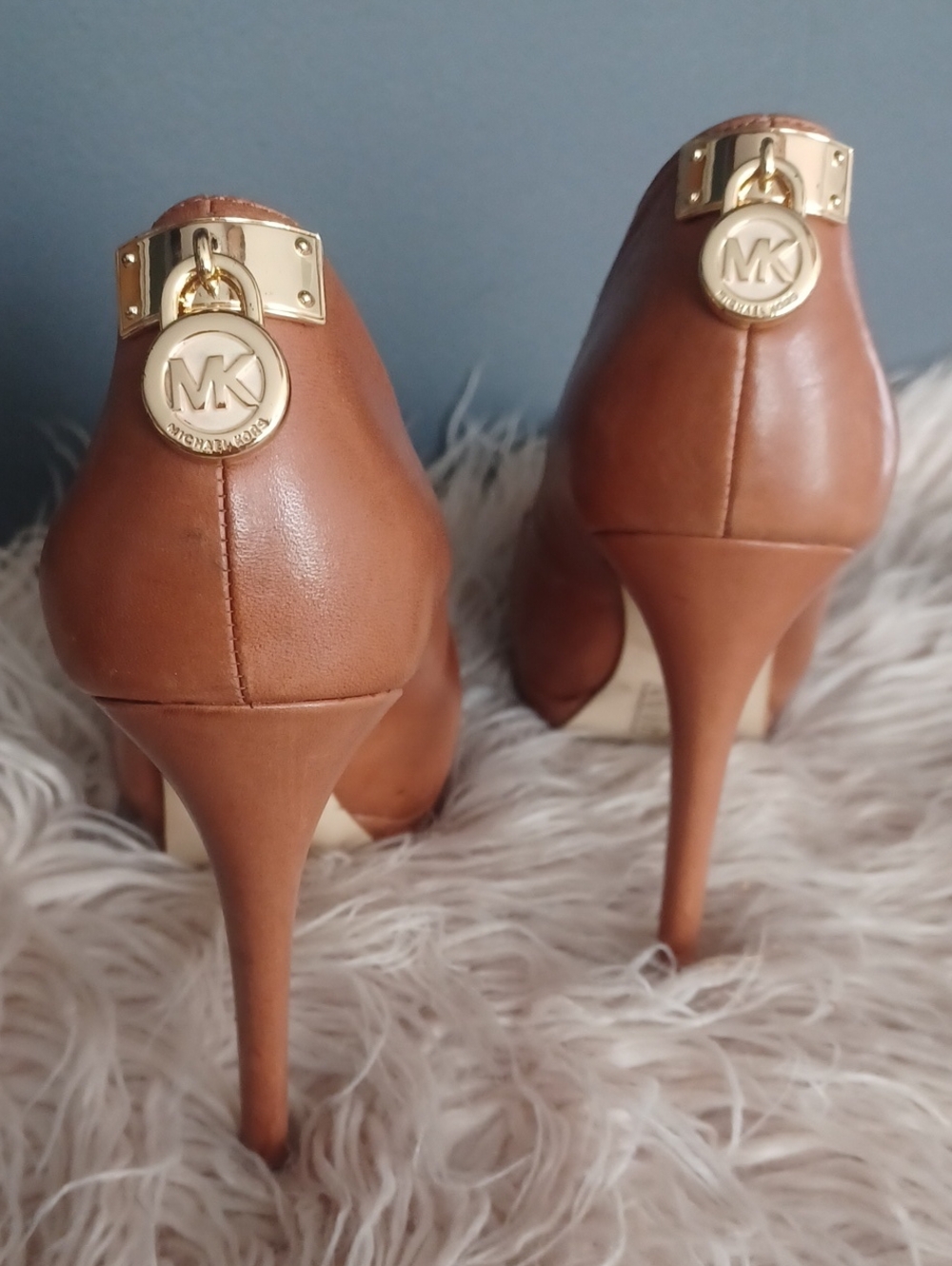 Michael Kors Ekegant Leather Pumps